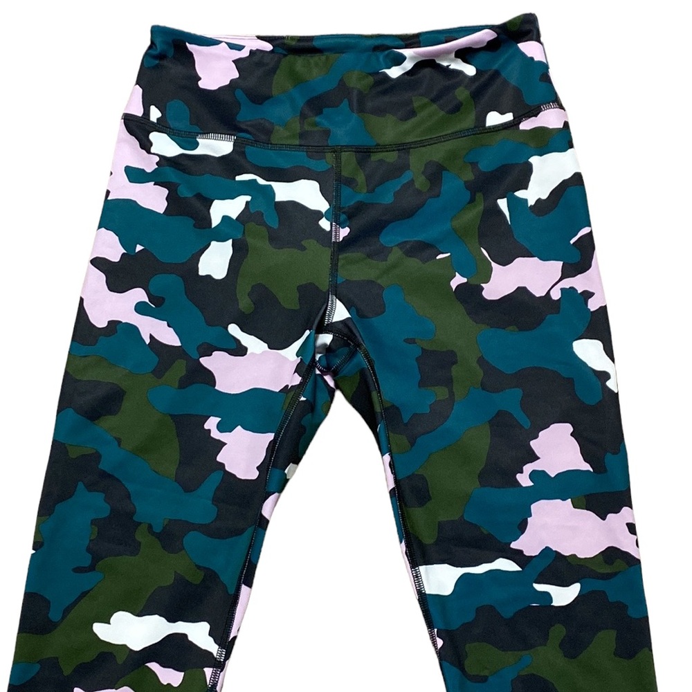 Fila Pink Camouflage Cropped Yoga Stretch Exercise Workout Pants M - Picture 2 of 6
